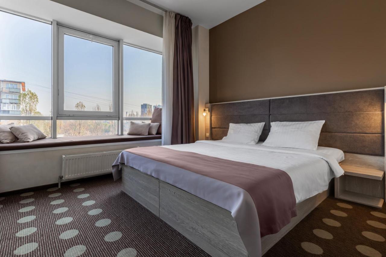 Ambassador Plaza Hotel Kiev Buitenkant foto