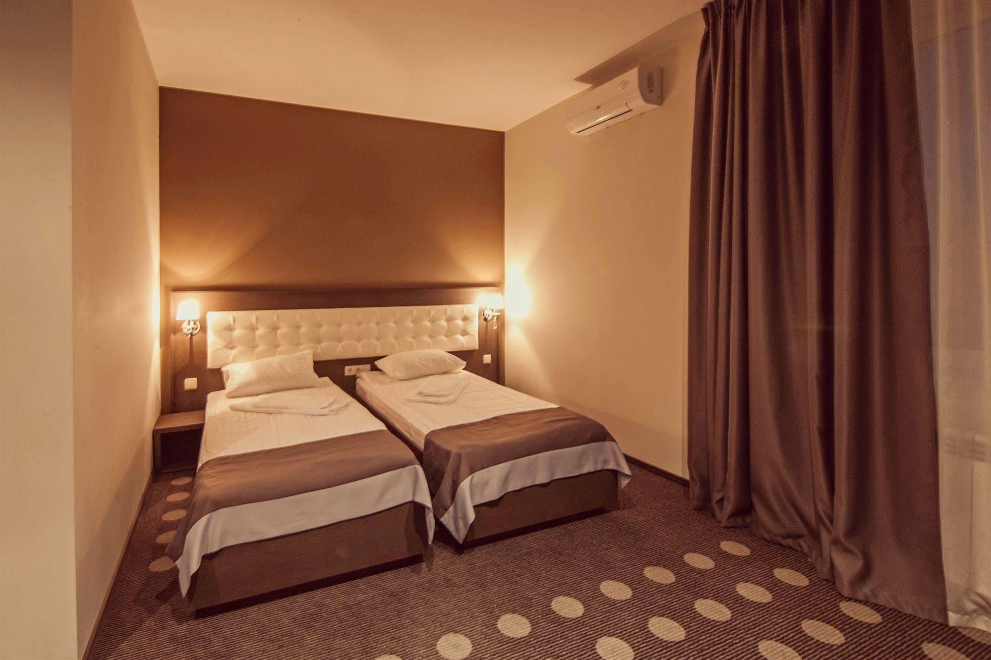 Ambassador Plaza Hotel Kiev Buitenkant foto